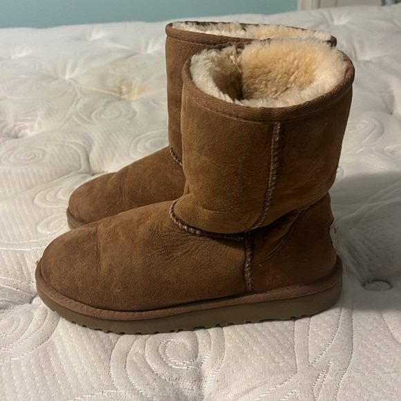 Ugg Boots - Picture 2 of 4